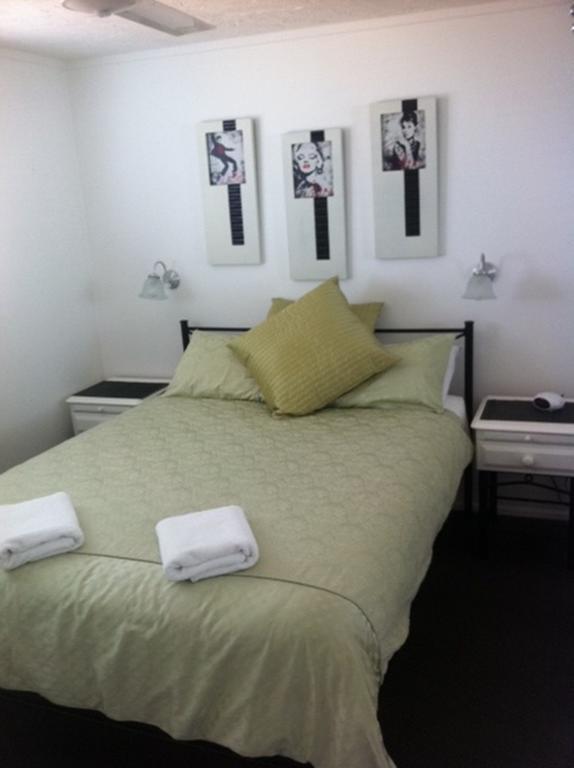 Merrima Court Holidays Caloundra Bagian luar foto